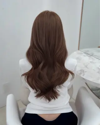 ロング カラー miyuu/ベージュ ブリーチなしWカラーのヘアスタイル