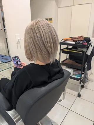 ショート カラー 盛れるヘアメイク/ 切りたて感なしカットのヘアスタイル