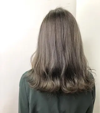 セミロング カラー 🪞笹川 🪞のヘアスタイル