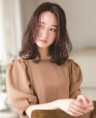 セミロング パーマ 美髪・透明感カラー 西川仁弥のヘアスタイル