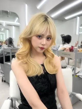 ミディアム カラー 盛れる顔周り✨韓国 レイヤーkanatoのヘアスタイル