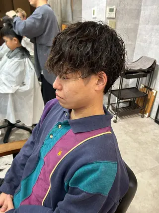 ショート パーマ メンズ 勝毛 広貴のヘアスタイル