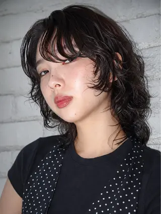 ミディアム パーマ ズミ🦖髪質改善 レイヤー☆艶ボブのヘアスタイル