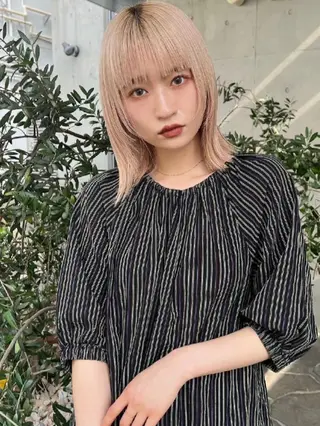 ミディアム カラー 🧸柔らかベージュ/ 顔周りレイヤー/ミクのヘアスタイル