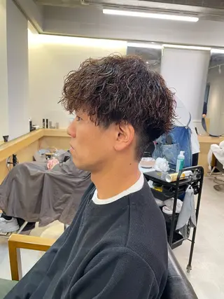 ショート パーマ メンズ マエダ リョウのヘアスタイル