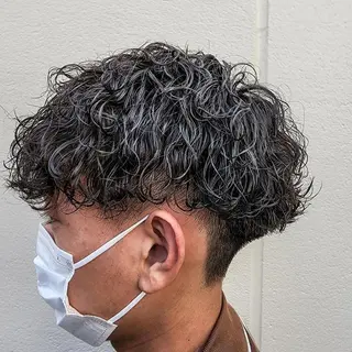 メンズ 特殊パーマ 片山恭兵のヘアスタイル