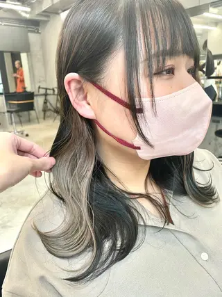 ロング カラー インナーカラー 推し ブリーチ 髪質改善のヘアスタイル