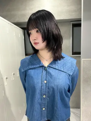 ミディアム Akari🧬レイヤ ー/ハイトーン/天神のヘアスタイル