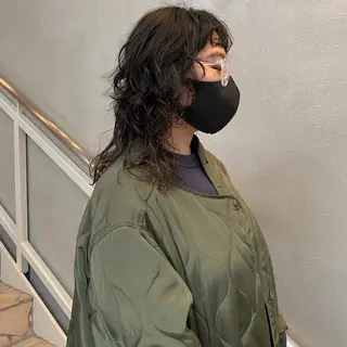 ミディアム パーマ ウルフカット 811 大阪梅田 ウルフのヘアスタイル