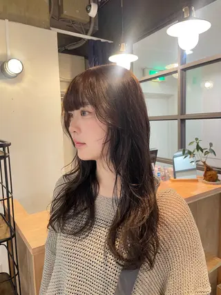 ロング BELLA ナナカのヘアスタイル