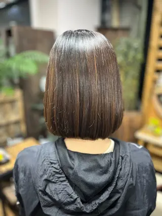 ミディアム assemblage 江川羽南のヘアスタイル