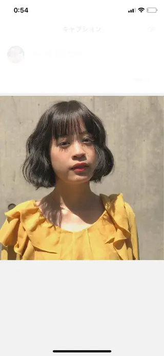 ショート カラー 荒木 依莉亜のヘアスタイル