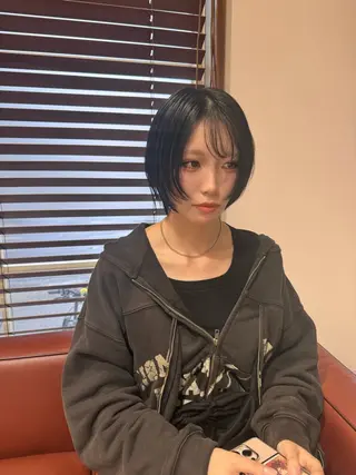 ショート 🦋ブリーチなしダブ ルカラー🌈MEGUのヘアスタイル
