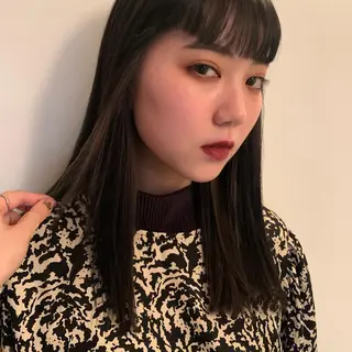 セミロング カラー 本間 結衣のヘアスタイル