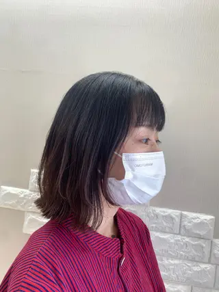 ミディアム 酒井 美羽のヘアスタイル
