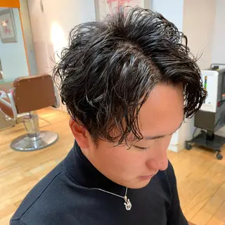 ミディアム パーマ メンズ 中目黒 たまきのヘアスタイル