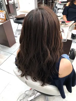 セミロング パーマ 岩崎 裕司のヘアスタイル