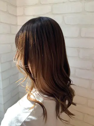 ロング 秋葉 万柚子のヘアスタイル