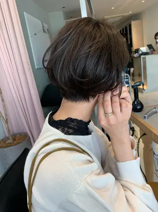 ショート 柔らか透け感カラー 🌿ムロヤリョウスケのヘアスタイル