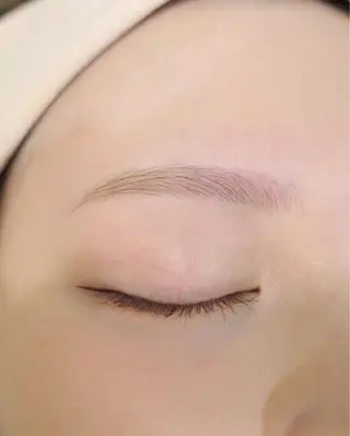 アイブロウ 萩原 紗妃のヘアスタイル