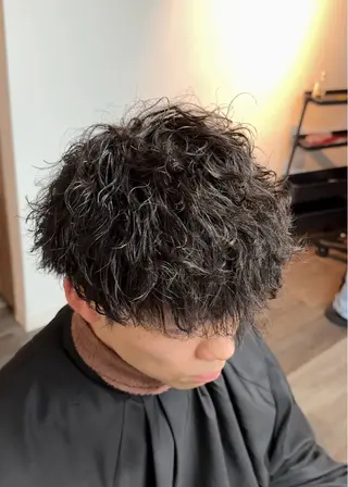 ショート パーマ メンズ 高橋 充輝のヘアスタイル