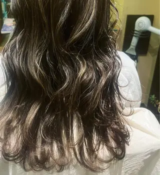 カラー 竹谷 千佳子のヘアスタイル