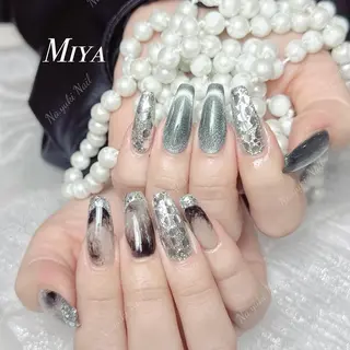 ネイル 🦋 Queenieのネイルデザイン