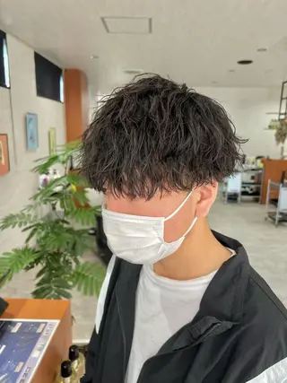 パーマ メンズ 前田 輝のヘアスタイル