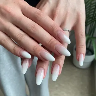 ネイル AKAHOSHI . Rのネイルデザイン