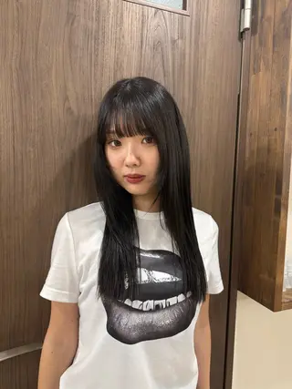 カラー 寺崎 由衣のヘアスタイル