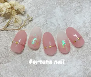 ミディアム ネイル Nail •Head スパFortunaのネイルデザイン