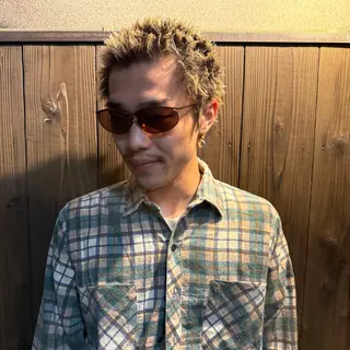 ショート メンズ 希佳/ スパイキー ハイトーンのヘアスタイル