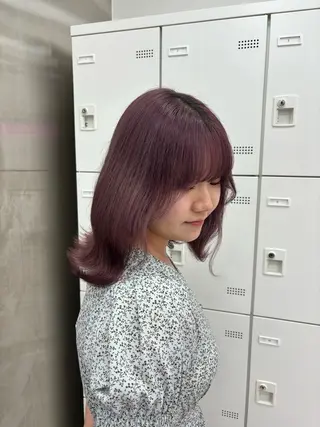 ミディアム カラー 抜け感レイヤー︴ ニュアンスカラーのヘアスタイル