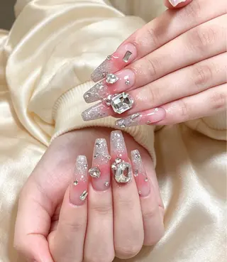 ネイル Glow Minamiのネイルデザイン