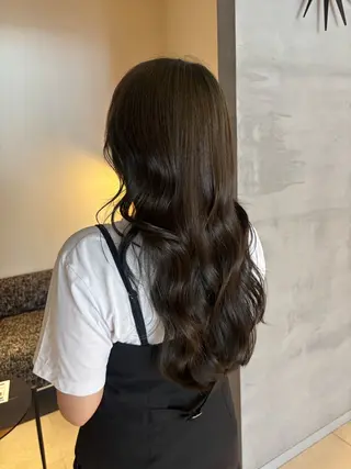 ロング KAREN(ému) 伏見/カットモデルのヘアスタイル