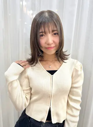 ミディアム カラー 志賀 あずみのヘアスタイル