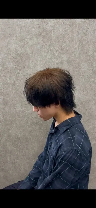 カラー 秋山 和也のヘアスタイル