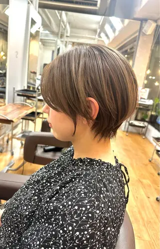 ショート カラー 宮崎 智也のヘアスタイル