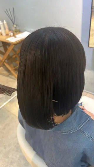 ミディアム 折野 来菜のヘアスタイル
