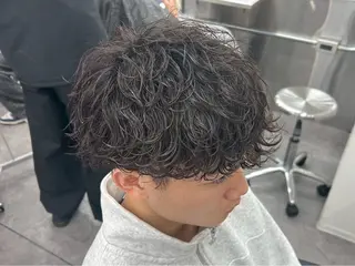 パーマ メンズ メンズ毛流れパーマ ブリーチSHIONのヘアスタイル