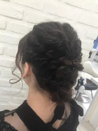 ミディアム ヘアアレンジ 【暖色カラー特化】 中山由梨のヘアスタイル