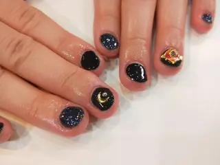 ネイル はばすみれ🎀ﾈｲﾙ 光ﾌｪｲｼｬﾙ ﾍｱのネイルデザイン