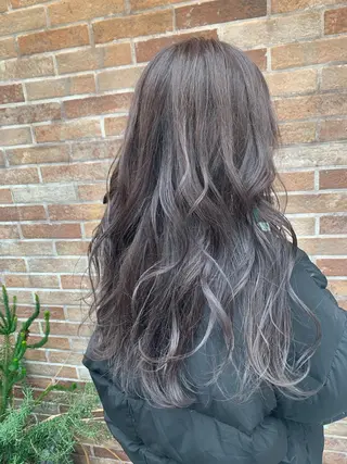 ロング カラー 韓国レイヤー×艶髪 ハイトーンRyukiのヘアスタイル