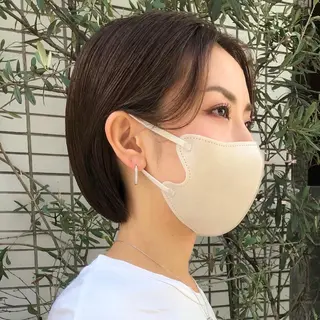 ショート カラー ミルクティーベージュ /ブリーチ/Wカラーのヘアスタイル