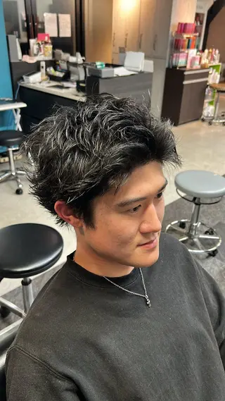 ショート 国府田 裕のヘアスタイル
