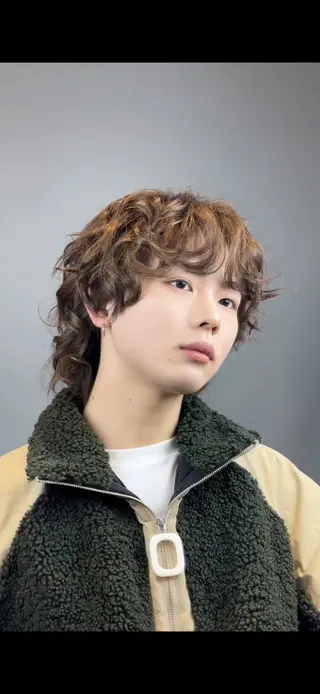 ミディアム カラー パーマ ヘアアレンジ メンズ 韓国ヘアADOR HARUKIのヘアスタイル