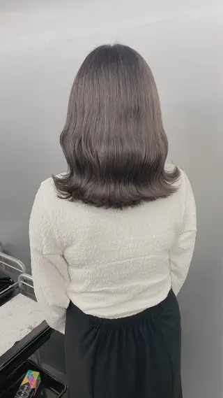 ミディアム グレージュ 透明感 ブリーチなし田島晃汰のヘアスタイル