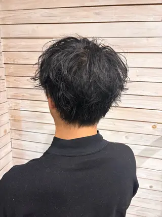 メンズ 岡山メンズパーマ 白神珠梨のヘアスタイル