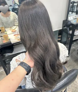 ロング カラー 🫒オリーブ/透け感 レイヤー🌿モエカのヘアスタイル