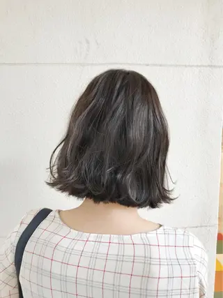 ショート カラー ボブ・レイヤーカット 吉敷航一のヘアスタイル